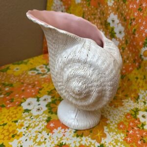 Vintage MCM Shell Plant Planter Vase Baby Pink Ocean Beach Nautical Decor
